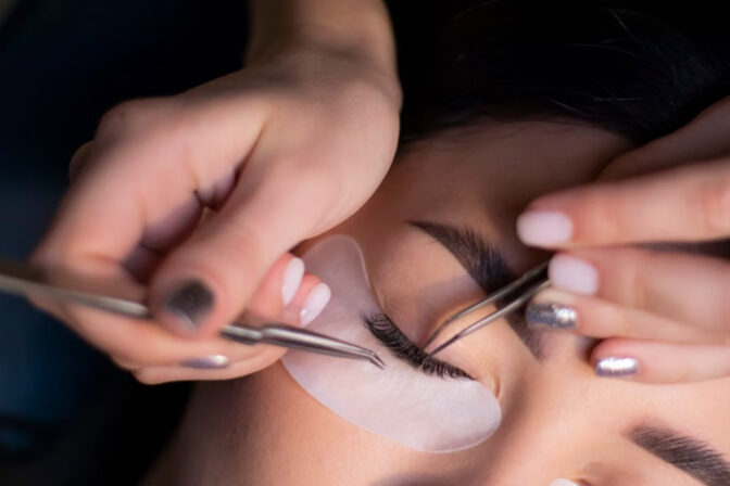 Enhancing Your Look With Beautiful Lashes